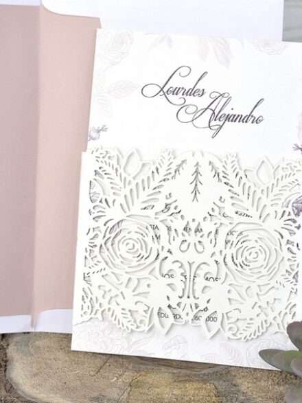 Virágos csipkés esküvői meghívó - White Angel Esküvői Szalon